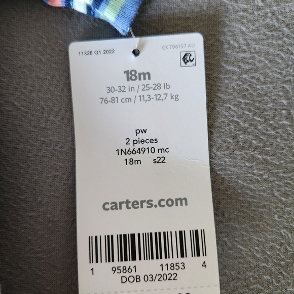 T-shirt and shorts set. Shorts have front pockets. Shirt has real buttons - Picture 3 of 3